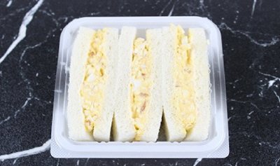 燻製チーズと玉子サンド