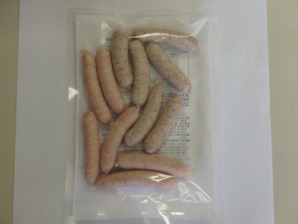 国産豚肉で作ったあら挽き生ウィンナー２種(プレーン・パセリ)