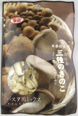 日本の食材　三種のきのこ
