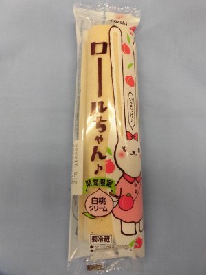 ロールちゃん（白桃クリーム）