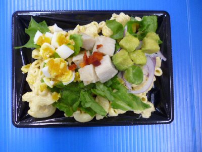 チキンアボカドのディッシュサラダ