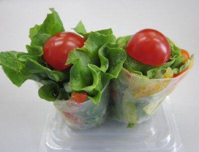 野菜たっぷり生春巻　トマト添え