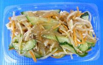 蒸し鶏中華くらげ