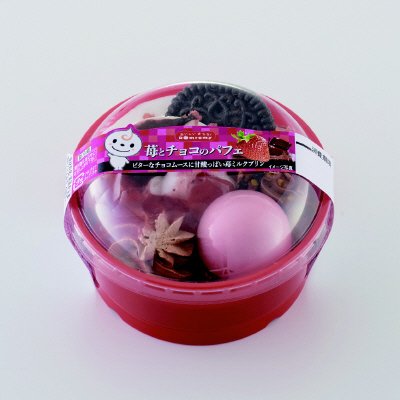 苺とチョコのパフェ