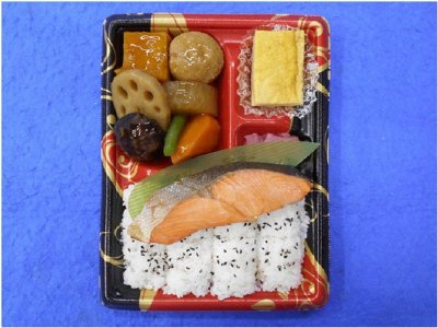 紅鮭とこだわり煮物のお弁当