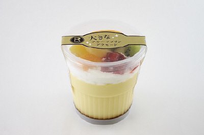 大きなフルーツプリンアラモード