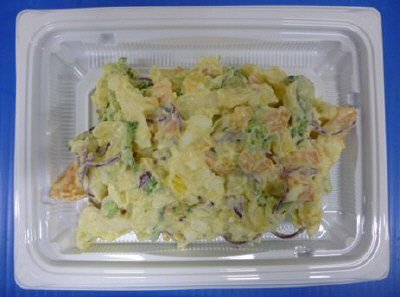 お野菜を食べる玉子ポテトのサラダ
