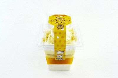 ５層のマンゴーレアチーズパフェ