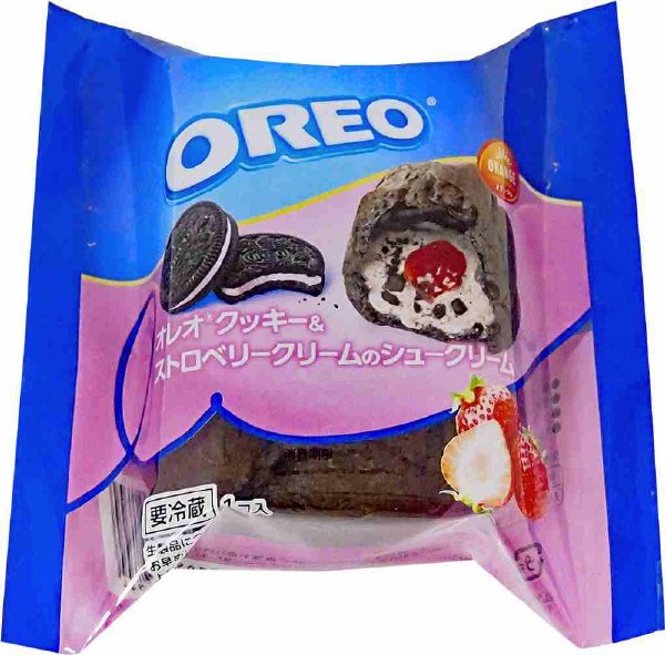 オレオクッキー＆ストロベリークリームのシュークリーム