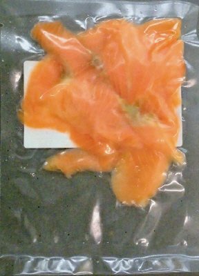 サーモントラウト燻製切落し（生食用）