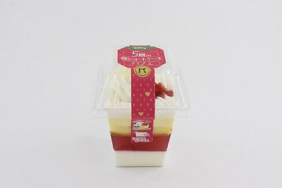 ５層の苺ショートケーキパフェ