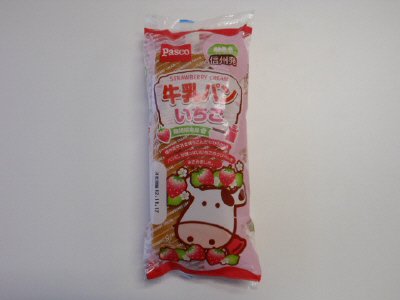 牛乳パン　いちご