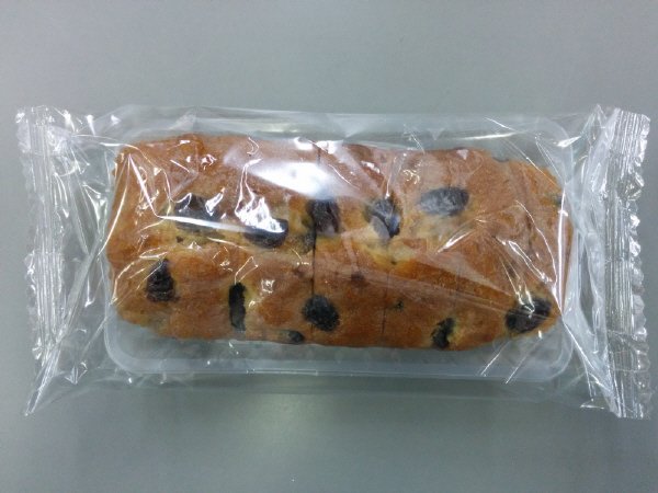 レーズンとくるみのケーキ