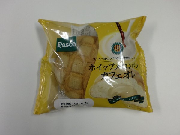 ホイップメロンパン　カフェオレ
