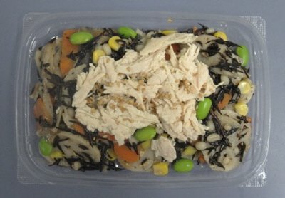 蒸し鶏ともち麦入りひじきサラダ