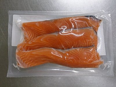 活じめ佐渡育ちサーモン切身