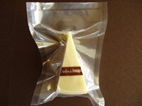 プチ硬質チーズ