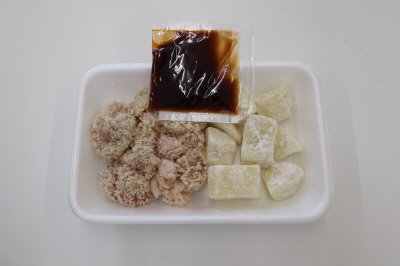 鶏肉とホクホクじゃがいものデミグラスソース炒め
