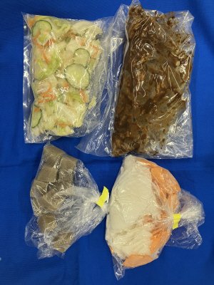★３人前もつ煮込みとおつまみキャベツ