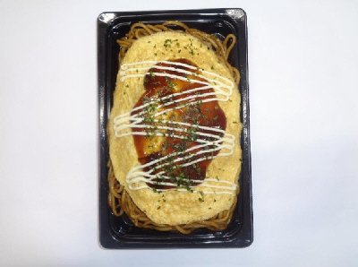 鉄板仕立てのオム焼そば