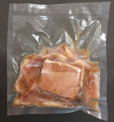 和豚もちぶたモモ黒胡椒焼き（熟成塩麹）