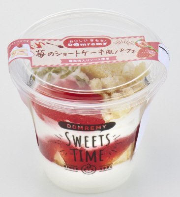 苺のショートケーキ風パフェ