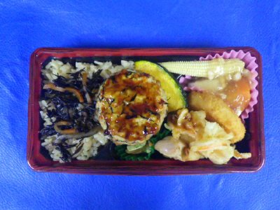 ひじきご飯と鶏つくね御膳