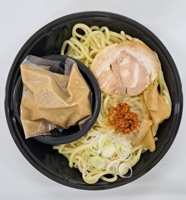 頑者監修　冷し濃厚魚介豚骨つけ麺