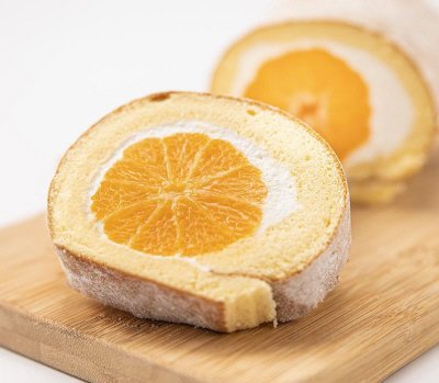 まるごとみかんフルーツロールケーキ