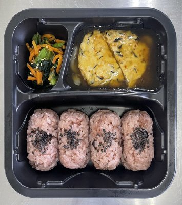 豆腐ハンバーグと俵赤飯弁当