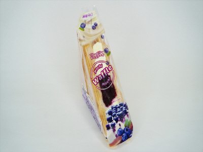 冷凍もちもちワッフル（ブルーベリーチーズケーキ）