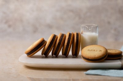 カカオサンドクッキー（ミルク）