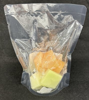 そのまま食べられる　2色のカットメロン