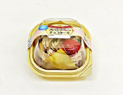 フレッシュいちごのチョコケーキ
