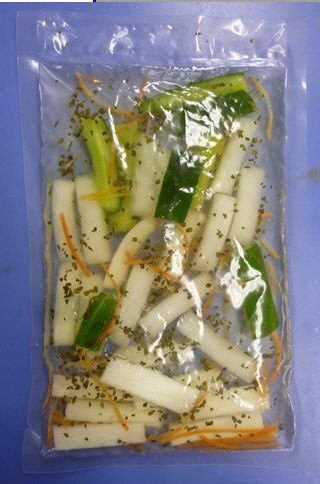 シャキシャキ野菜浅漬サラダバジル