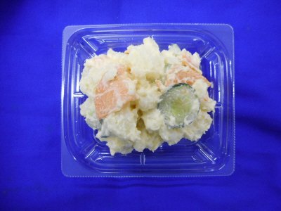 お芋が美味しいポテトサラダ中