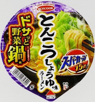 スーパーカップ１．５倍　ドサッと野菜鍋風　とんこつしょうゆ味ラーメン