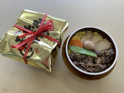 牛肉松茸釜めし